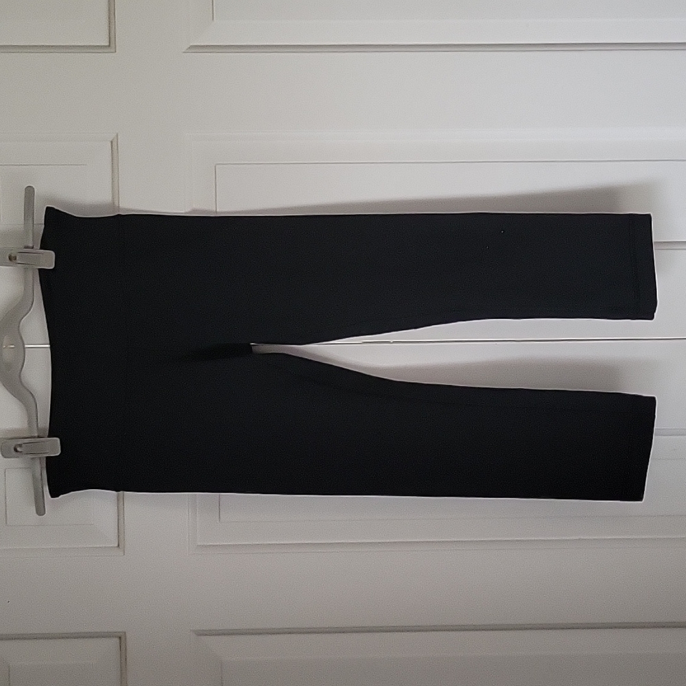 Lululemon Womens cropped black leggings sz 6 Black